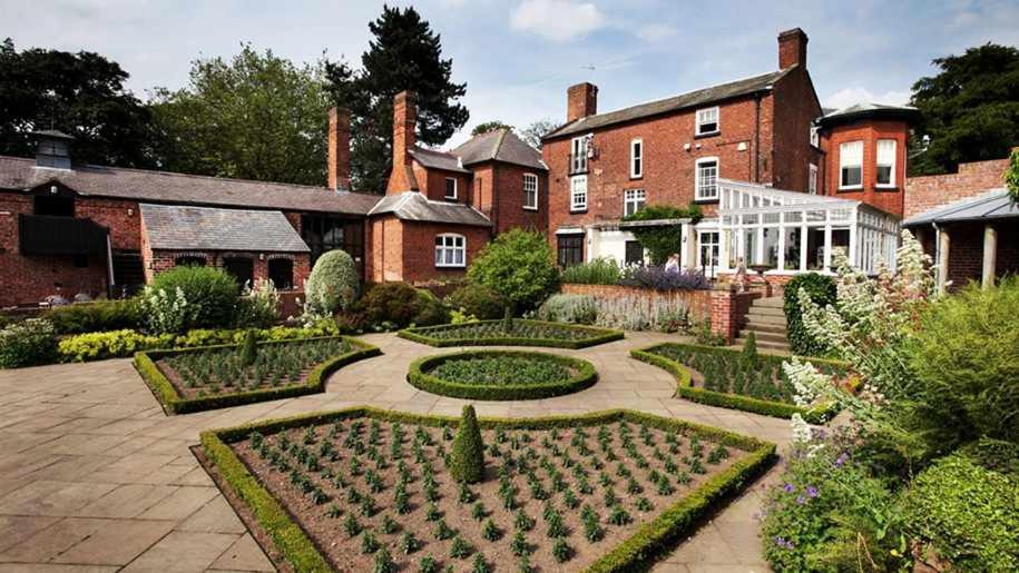 4 Bed Homely Retreat - Wolverhampton Exterior foto